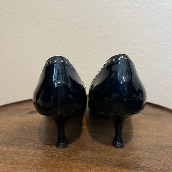 Manolo Blahnik Patent Leather Studded Pointed Toe Kitten Heels Size 41 11 - Picture 4 of 10